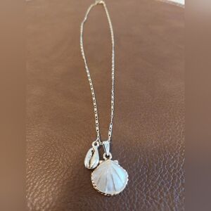 Elegant Silver Shell Pendant Necklace